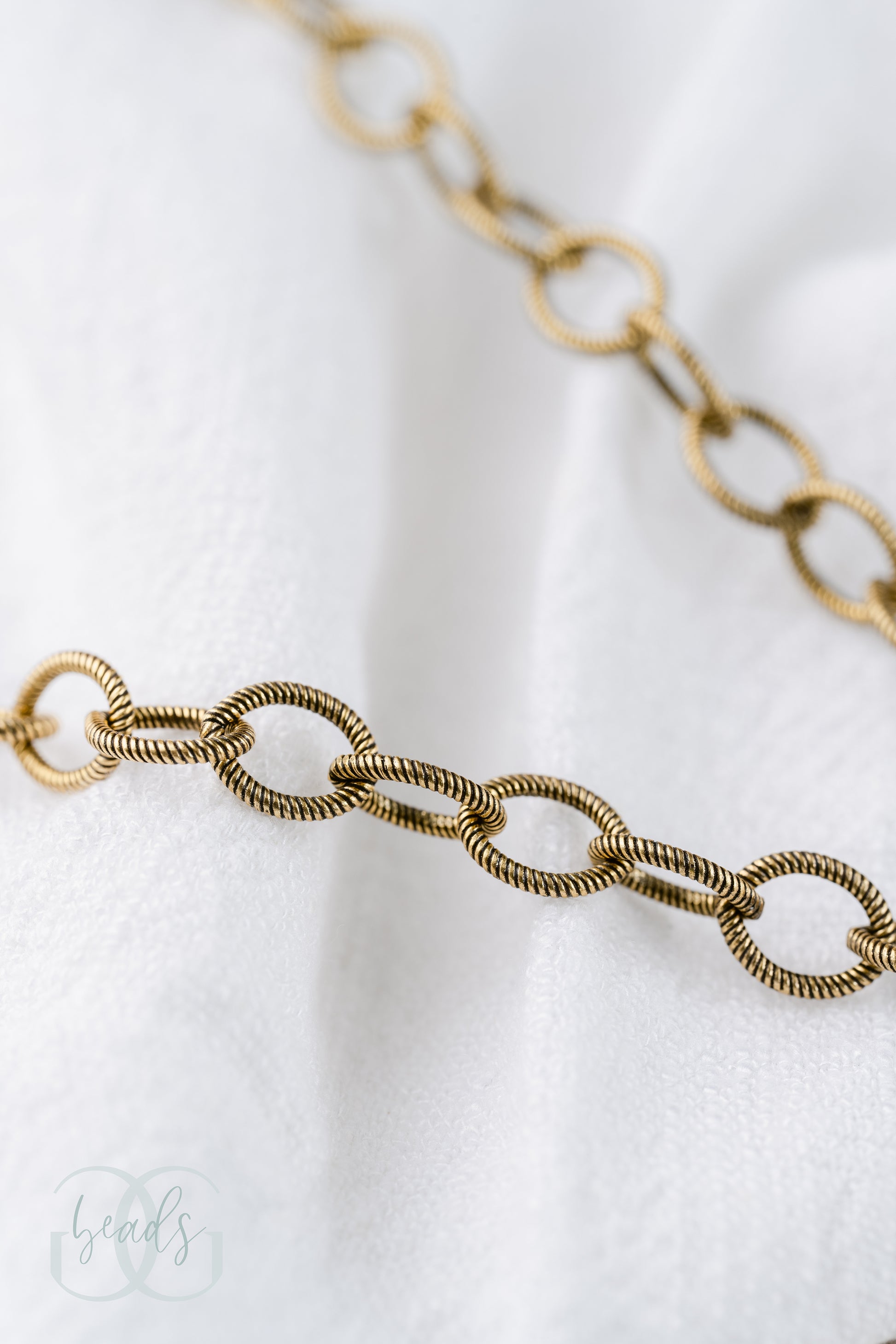 A gold chain.