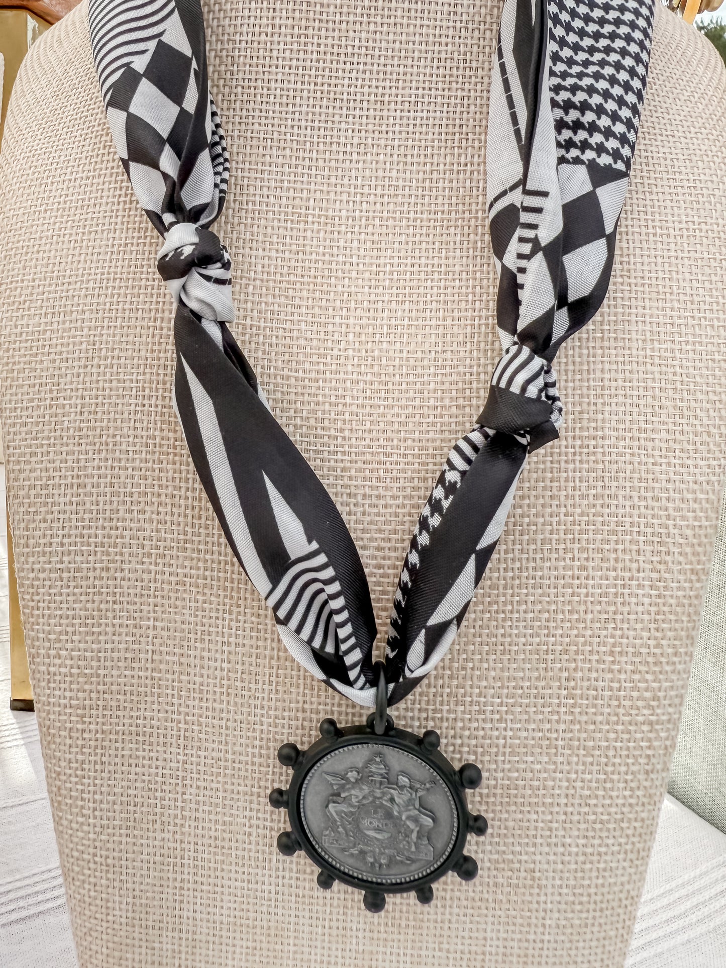 Scarf Necklaces(Black Hues)