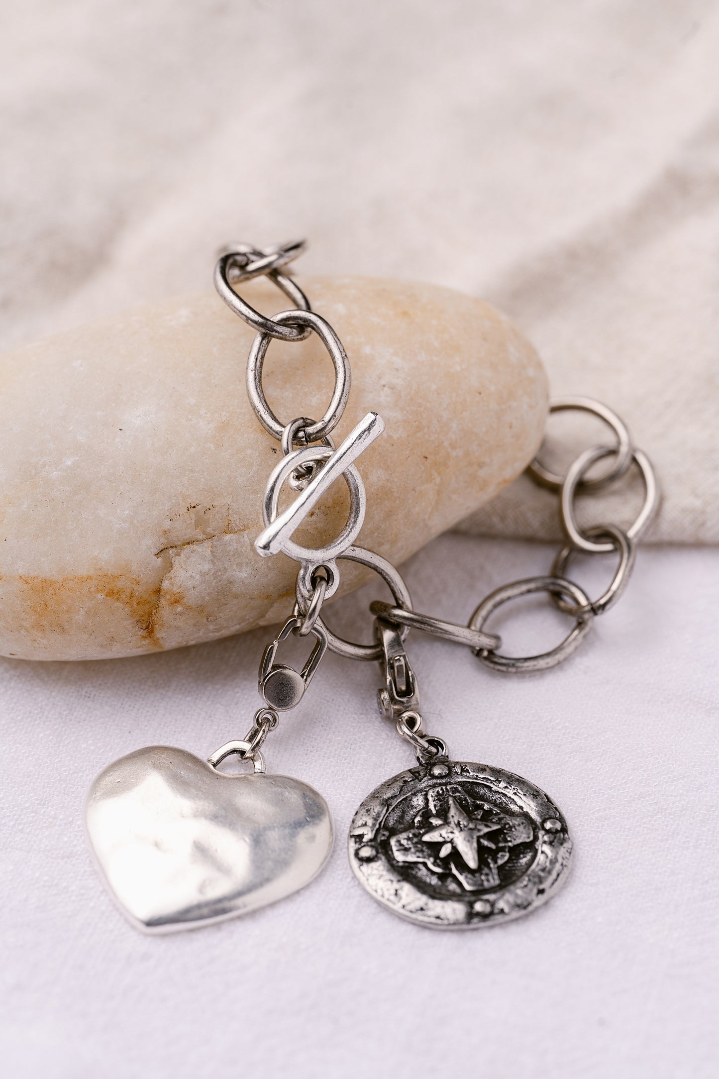 Oval Base Chain Bracelet