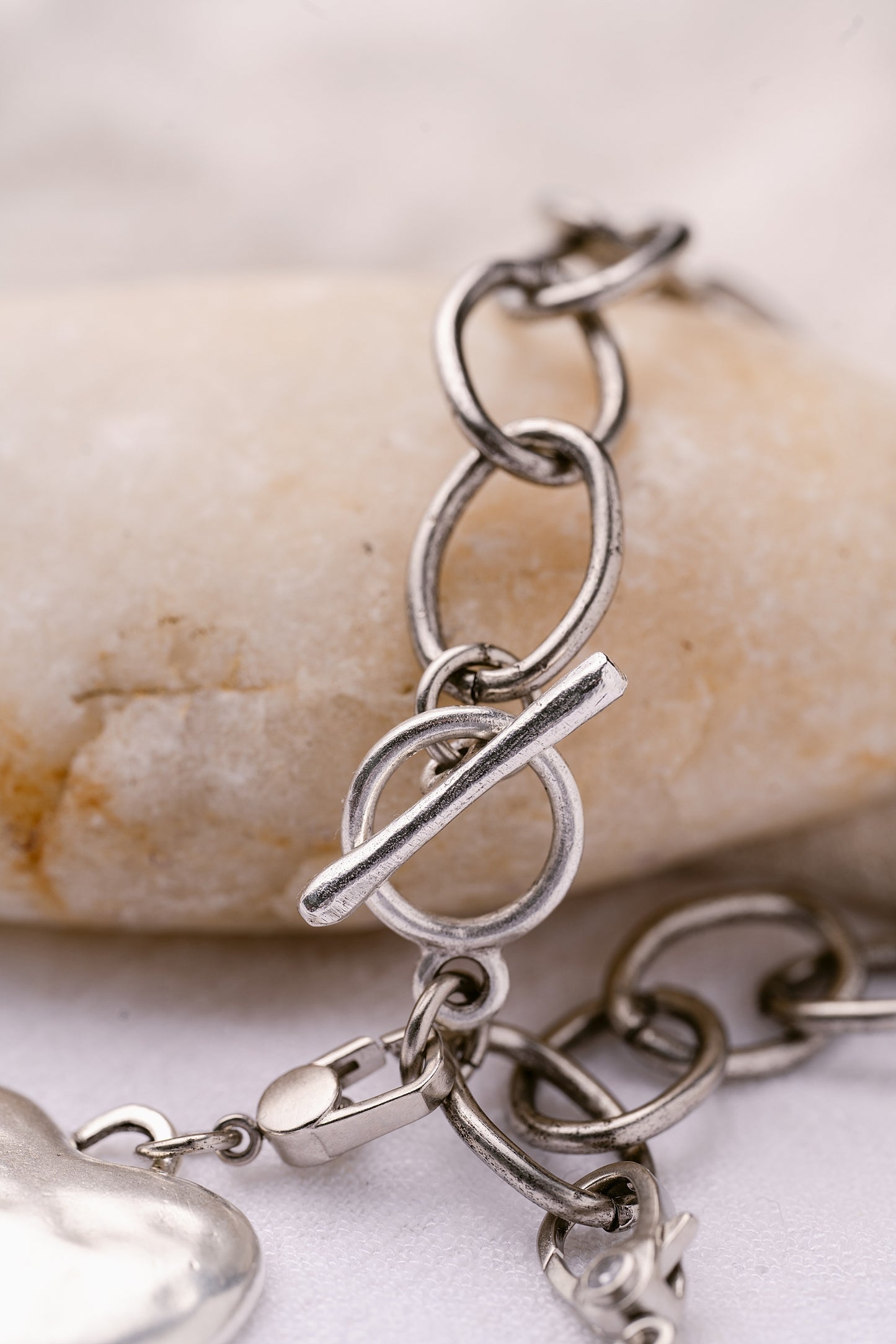 Oval Base Chain Bracelet