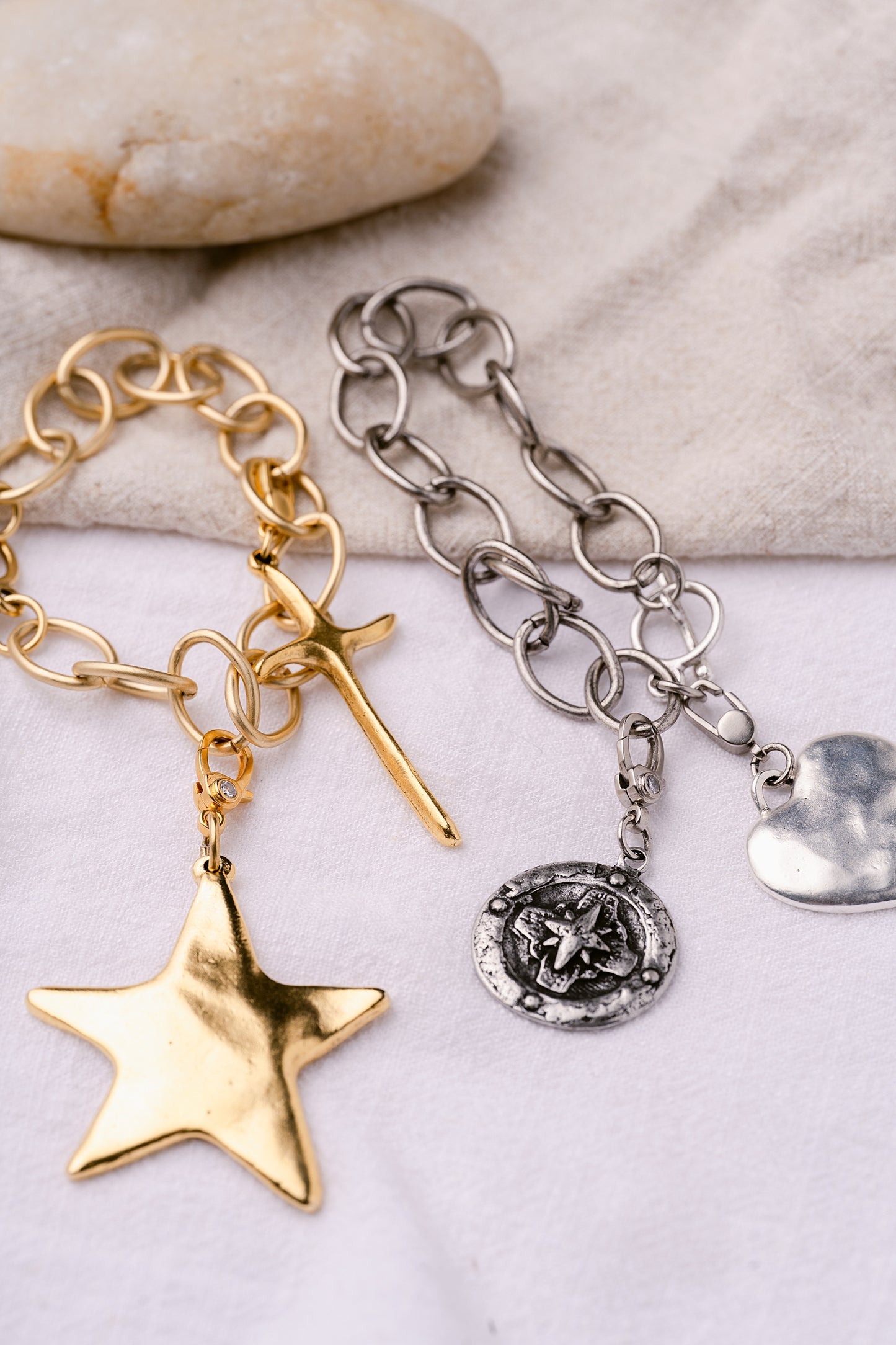 Oval Base Chain Bracelet