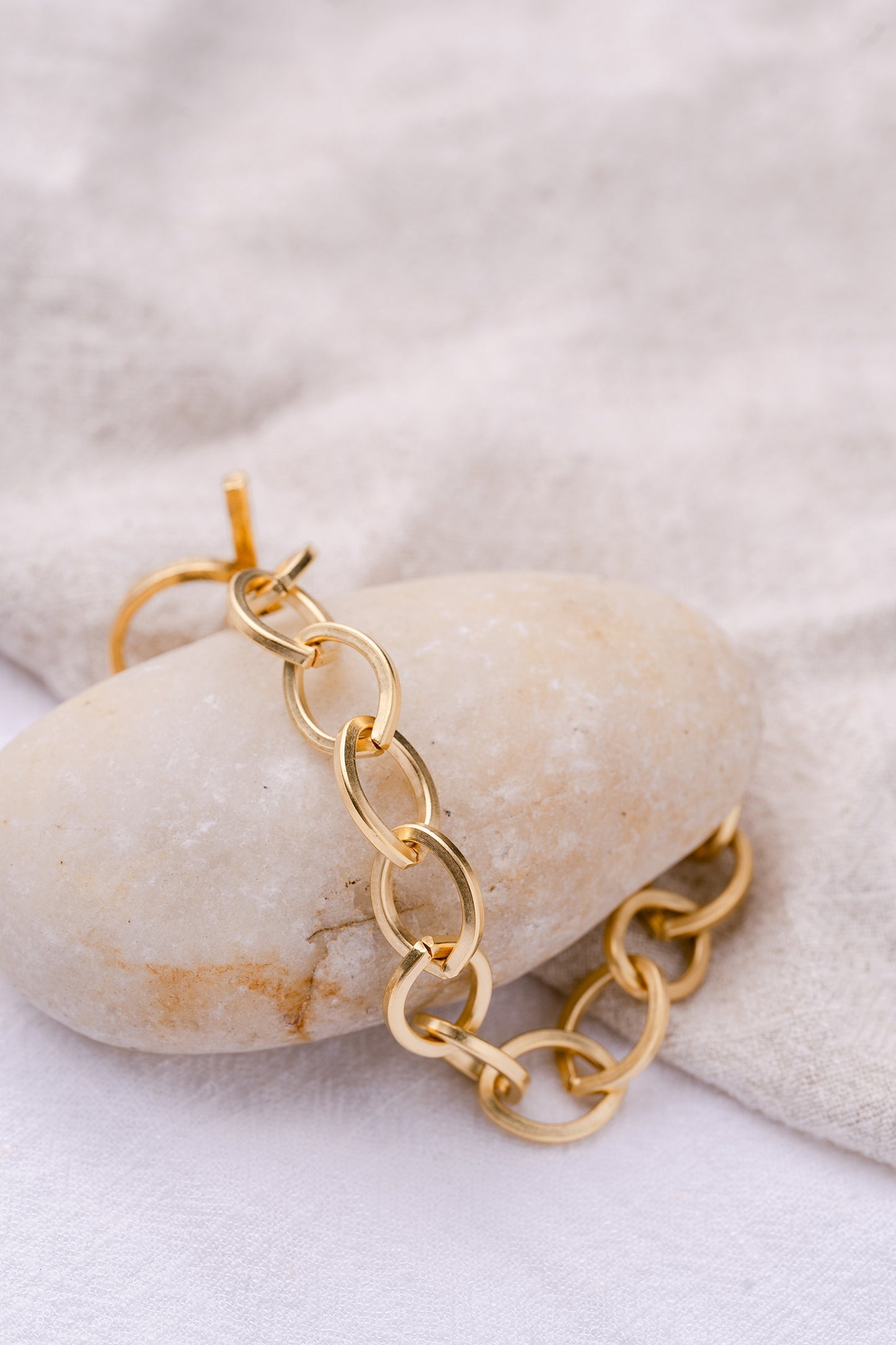 Flat Oval Base Chain Bracelet